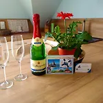 Lavendelblume - 4 Sterne - Inklusive Eigener Bikebox Mit Strom, Waeschepaket, Power Wlan, Parkplatz, Early Checkin # Bestpreisgarantie # * 징스트