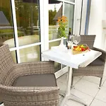 Lavendelblume - 4 Sterne - Inklusive Eigener Bikebox Mit Strom, Waeschepaket, Power Wlan, Parkplatz, Early Checkin # Bestpreisgarantie # 아파트 징스트