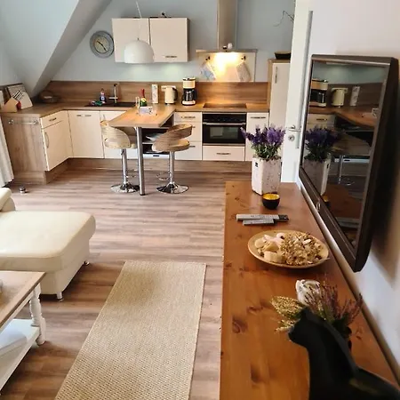 Lavendelblume - 4 Sterne - Inklusive Eigener Bikebox Mit Strom, Waeschepaket, Power Wlan, Parkplatz, Early Checkin # Bestpreisgarantie # Apartman Zingst
