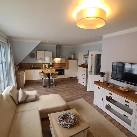 Lavendelblume - 4 Sterne - Inklusive Eigener Bikebox Mit Strom, Waeschepaket, Power Wlan, Parkplatz, Early Checkin # Bestpreisgarantie # Apartman Zingst