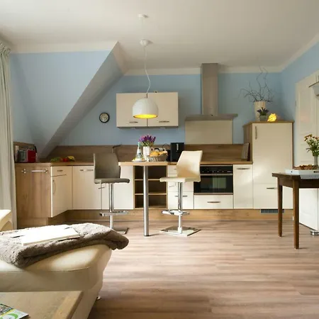 Lavendelblume - 4 Sterne - Inklusive Eigener Bikebox Mit Strom, Waeschepaket, Power Wlan, Parkplatz, Early Checkin # Bestpreisgarantie # Apartman *