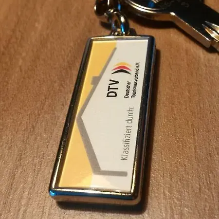 Lavendelblume - 4 Sterne - Inklusive Eigener Bikebox Mit Strom, Waeschepaket, Power Wlan, Parkplatz, Early Checkin # Bestpreisgarantie # Apartman *