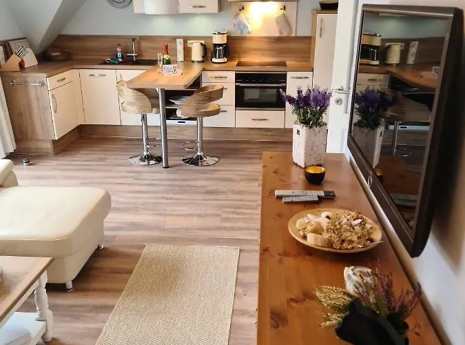 Lavendelblume - 4 Sterne - Inklusive Eigener Bikebox Mit Strom, Waeschepaket, Power Wlan, Parkplatz, Early Checkin # Bestpreisgarantie # شقة زنغست